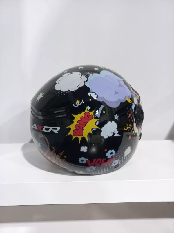 Casco moto Shiro Kioto Boom. Casco moto jet con diseño original para hombre, mujer, niño o niña. Ideal como regalo. Color negro o blanco. Tallas YM, YL, XS, X, M, L, XL