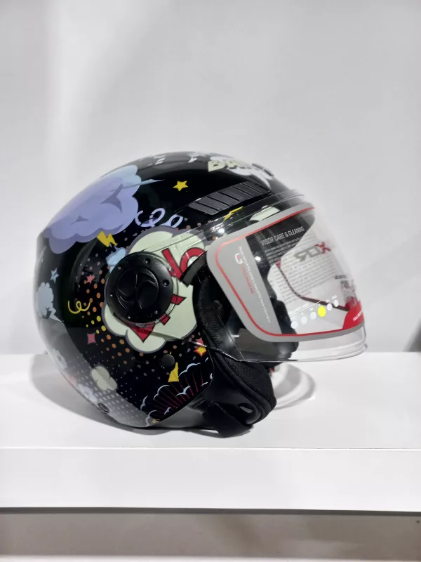 Casco moto Shiro Kioto Boom. Casco moto jet con diseño original para hombre, mujer, niño o niña. Ideal como regalo. Color negro o blanco. Tallas YM, YL, XS, X, M, L, XL